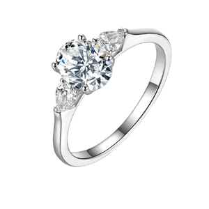 Anillo de oro de 18 quilates con tres piedras de moissanita para mujer, corte brillante redondo, clásico, para compromiso o boda - Product Image 2