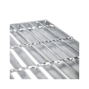 Grille en acier soudée galvanisée à emboîtement dentelé, plaque de grille métallique à haute capacité de charge pour la construction municipale - Product Image 4