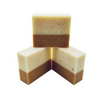 Savon artisanal à la rose, au miel et à l'avoine, procédé à froid - Savon hydratant, nettoyant, pour le bain et l'aromathérapie - Product Image 1