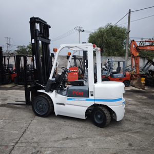 Montacargas Diésel Usado TCM de 30-3 Toneladas y 3 Metros con Motor Isuzu para Minoristas y Talleres de Reparación de Maquinaria, Importado de Japón - Product Image 6