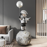 Décoration de meuble TV sur le thème de l'astronaute en ballon de dessin animé, ornements de sol grand format représentant un homme de l'espace avec la lune, décoration intérieure