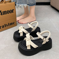 Sandales Super Tendance Femme 2025 Nouvelle Collection Printemps-Été à Semelle Épaisse Confortables et Élégantes pour la Plage