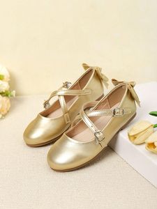 Chaussures plates d'été en cuir PU à brides croisées avec nœud arrière pour enfants, vente en gros - Product Image 5