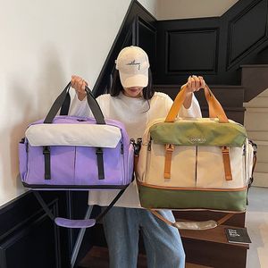 Sac de sport unisexe grande capacité avec séparation sec/humide, en tissu Oxford, fermeture éclair, portable, style mode, motif lettre - Product Image 2