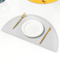 Napperon pliant en caoutchouc de silicone demi-rond sans BPA pour enfants Tapis de table en silicone de style classique pour la cuisine Nouveau produit