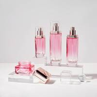 Ensemble cosmétique de luxe en verre rose carré à fond épais, grand flacon d'huile corporelle et pot de crème pour le soin du visage, pour adoucir la peau
