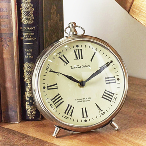 Horloge de table en aluminium nickelé - Product Image 1