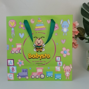 Bolsas de Cartón Kraft de Lujo al por Mayor con Materiales Reciclados, Impresión UV, Asas de Cinta con Estampado Dorado para Uso Comercial y de Compras - Product Image 2