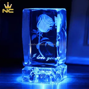 漂亮的3D激光雕刻玫瑰玻璃块水晶婚礼礼物