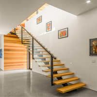 Rampe d'escalier en verre à barres verticales pour villa moderne, poutre blanche durable, design minimaliste et écologique