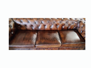 Sofá Chesterfield de 3 Plazas, Elegante Diseño Tapizado en Cuero, Clásico con Botones, Asientos Profundos, Cómodo, Elegante y Duradero - Product Image 6