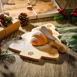Tabla de cortar de bambú con diseño de árbol de Navidad, tabla decorativa tallada para servir, tabla de madera para queso y charcutería, para cortar alimentos. - Product Image 1
