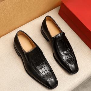 Mocasines de Hombre de Alta Calidad, Cuero Vacuno Repujado con Patrón de Cocodrilo, Goma Antideslizante, Proceso de Ribeteado Delicado, Ferragamos - Product Image 2