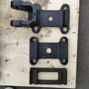 Nouveaux sièges d'essieu supérieur/inférieur en acier moulé Shengda 13T/16T pour remorques à suspension à trois essieux Fowama américaines (pièces de rechange/réparation) - Product Image 3