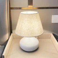 Lampe de table scandinave créative en tissu noir pour salon, lampe de chevet tactile simple et romantique pour chambre à coucher