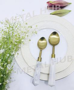 ชุดเครื่องใช้บนโต๊ะอาหารสแตนเลสสีทองมีด้ามจับหินอ่อน5 & 7ชิ้นชุดเครื่องใช้บนโต๊ะอาหารสีทองแปรงแบบยั่งยืน - Product Image 5