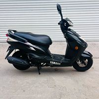 Scooter à essence Yamaha Cygnus 125 d'occasion, 125cc, refroidissement par air, fiable, pour les trajets quotidiens