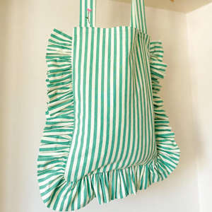 Bolso de hombro de lona para mujer, personalizado al por mayor, con letras verdes a rayas y pliegues - Product Image 5