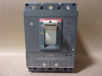 Interruptor de Circuito Tmax Xt5 S 400 de 3 Polos y 300A para PLC, Modelo Xt5su330abff000xxx