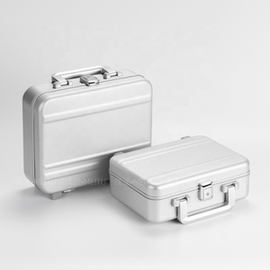 Boîte <span class=keywords><strong>à</strong></span> <span class=keywords><strong>outils</strong></span> en aluminium miniature de haute qualité pour le rangement et l'organisation des montres. Personnalisable avec doublure LOGO. - Product Image 6
