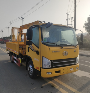 गर्म बिक्री faw vn 150 hp कार्गो ट्रक क्रेन 2 टन 3.5टन 4टन हाइड्रोलिक टेलीस्कोपिक सीधे बूम क्रेन मुक्त एकल व्यक्ति टोकरी - Product Image 1