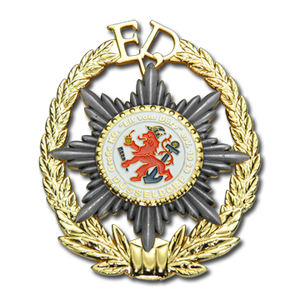 Épingles en émail de haute qualité pour souvenirs, épingles de revers sûres, badges pour vestes - Product Image 1