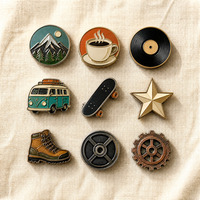 Épinglette personnalisée en émail dur, badge de botte de randonnée, en métal nickel noir mat, pour les randonneurs et les passionnés de sentiers