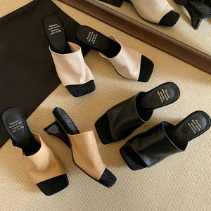 Sandales plates avec design à doigts dénudés, tongs tendance pour la maison, la piscine et la plage - Product Image 2