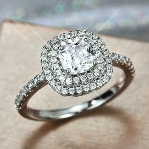 Anello da Donna F730 con Diamante Taglio a Pera Sintetico Coltivato in Laboratorio Stile Classico di Fidanzamento con Pietre Laterali - Product Image 6