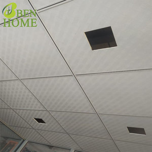 Plaques de plafond en gypse isolantes thermiquement, panneaux de cloison sèche en poudre de PVC, canaux pour projets de plafond de bureau et de salon - Product Image 3