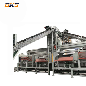 Full Automatic <strong>Particle</strong> <strong>Board</strong>/MDF/OSB/Plywood <strong>Production</strong> <strong>Line</strong> <strong>Particle</strong> <strong>Board</strong> Hot Press Machine - Product Image 3