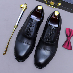 Scarpe eleganti in vera pelle di vacchetta, con chiusura a tre pezzi, stile classico, effetto vintage da uomo. - Product Image 3