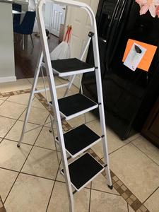 Gấp với chống trượt đạp Trọng lượng nhẹ 4 bước thang thép với tay vịn 330 lbs Công suất hoàn hảo cho nhà bếp & hộ gia đình - Product Image 6