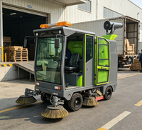 Machine de balayage de sols industriels, balayeuse à batterie avec brosses rotatives, équipement de balayage de routes et de rues électriques