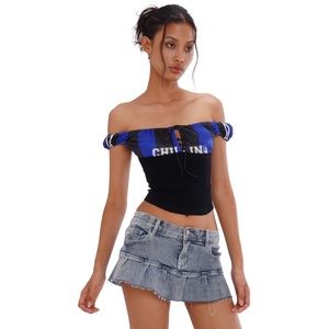 เสื้อยืดครอปฟุตบอลพิมพ์ลายกราฟิกตัวอักษรขนาดใหญ่สไตล์อเมริกันเรโทร Y2K แบบสปอร์ตสุดเซ็กซี่ - Product Image 2