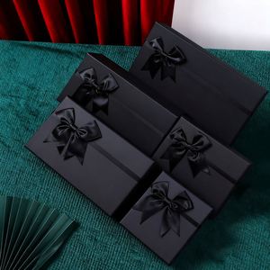 Cajas de Regalo de Joyería Magnéticas de Cartón Corrugado Kraft, Personalizadas, de Lujo, Negras, para Envío, con Logotipo - Product Image 1