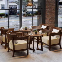 Ensemble de mobilier de restaurant commercial moderne : tables, chaises, banquettes, coffres de rangement, design panneau, pour clubs et cafés, robuste et durable