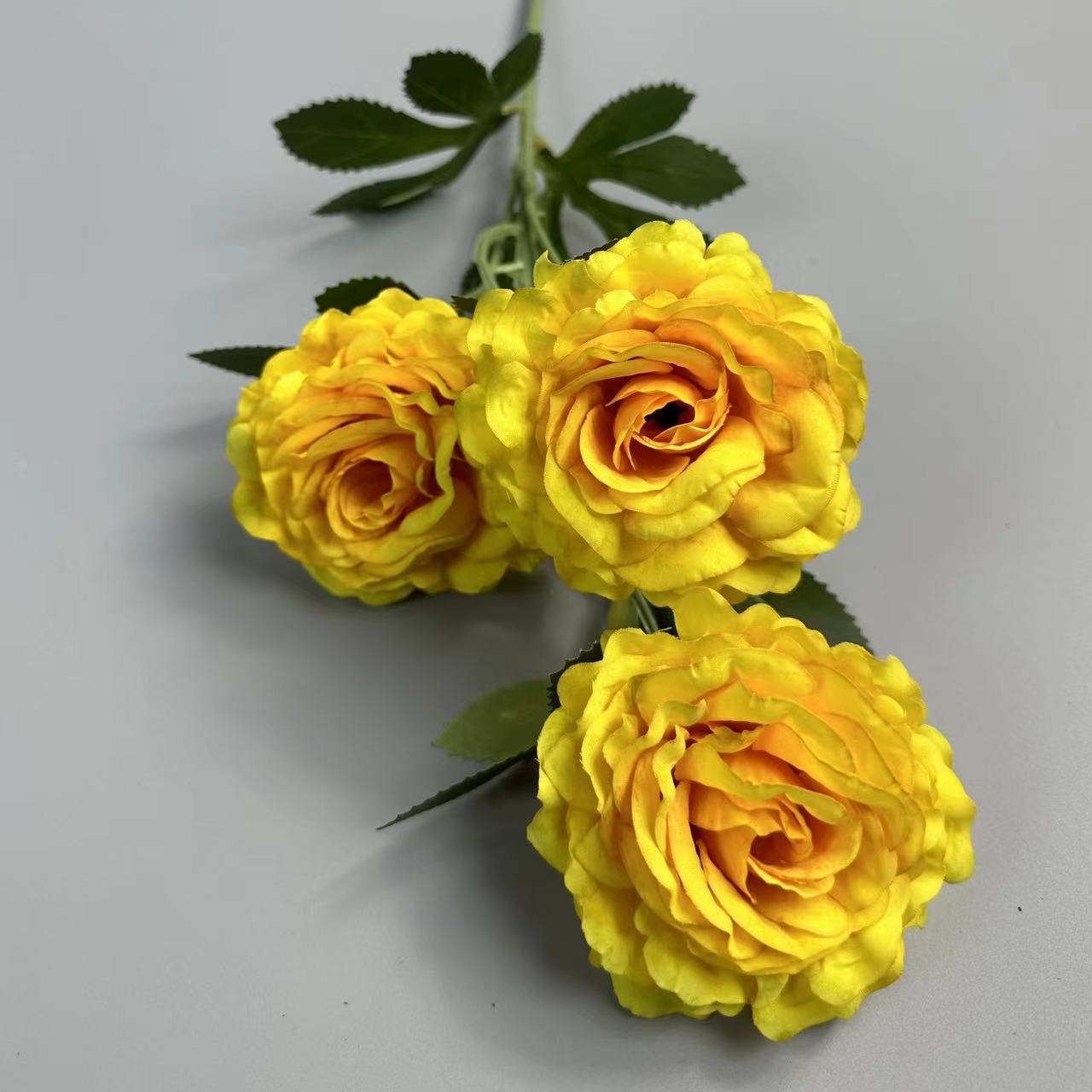 Jaune