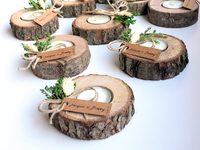 Diskon besar tempat lilin kayu dengan tag nama khusus dihiasi dengan bunga kering krem dan hijau asli