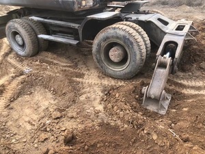 고효율 R210W-7 파일 드라이버 기계 새로운 조건 건설 산업 핵심 엔진 부품 판매 가능 - Product Image 3