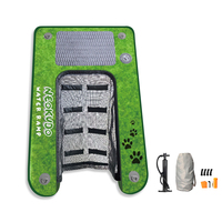 Produits pour animaux de compagnie OEM chien sur l'eau échelle plate-forme bateaux quais piscine gonflable chiot planche chien flottant rampe d'eau gonflable