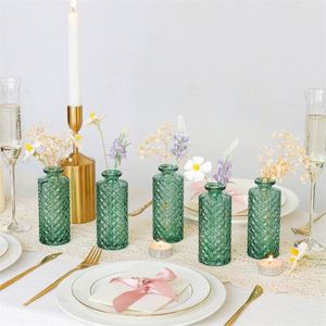 Mini vase en verre Art Déco vert, petits vases à fleurs en forme de diamant pour décoration vintage de la maison, mariage et cadeaux - Product Image 3