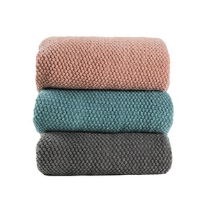 Plaid décoratif en tricot <span class=keywords><strong>Minky</strong></span> à pois, couvre-lit polyvalent pour hôtel et B&B, léger pour la sieste et <span class=keywords><strong>couverture</strong></span> de canapé pour climatisation - Product Image 5