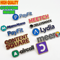 Pins de revers en métal personnalisés, badges originaux plaqués or avec finition émail souple, vente en gros pour clubs scolaires et articles promotionnels