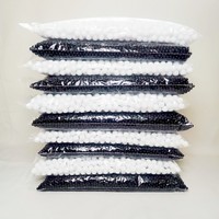 Vente en gros de perles acryliques en vrac blanches, noires et multicolores rondes en plastique et lucite à des fins décoratives