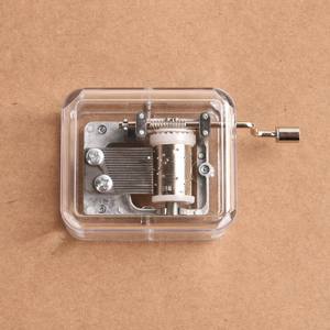 Toptan fabrika fiyat el-krank müzik piyano şeffaf mini kare müzik kutusu popüler müzik kutusu hediye hatıra - Product Image 3