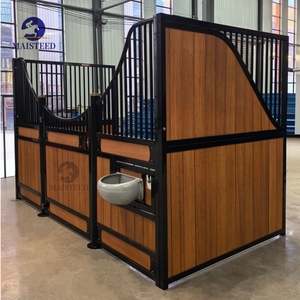Vente <span class=keywords><strong>de</strong></span> box <span class=keywords><strong>de</strong></span> stockage pour chevaux préfabriquées portables d'extérieur, <span class=keywords><strong>de</strong></span> luxe, avec structure en acier galvanisé thermolaqué et <span class=keywords><strong>toit</strong></span>, pour ferme équine. - Product Image 1
