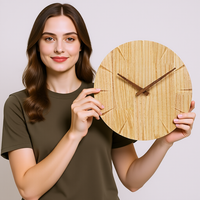 Horloge murale géométrique 3D aspect bois clair avec design à facettes taillées en diamant, silencieuse sans tic-tac pour salon, chambre à coucher, décoration moderne