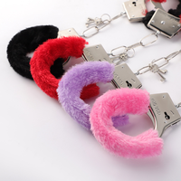 Menottes en peluche sexy avec fourrure pour jeux BDSM, nouveauté fétichiste, menottes roses en fourrure pour hommes