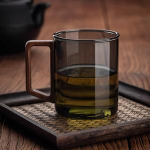 Tasse à eau en verre de style nordique, 400ml, poignée en bois résistante à la chaleur, pour le thé de l'après-midi, cadeau pour adultes - Product Image 3